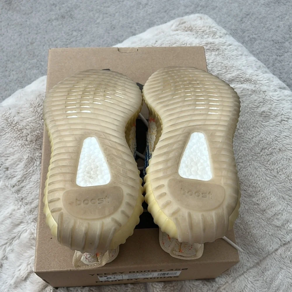 Yeezy Boost 350 V2 MX Oat in a size 6 1/2 men!